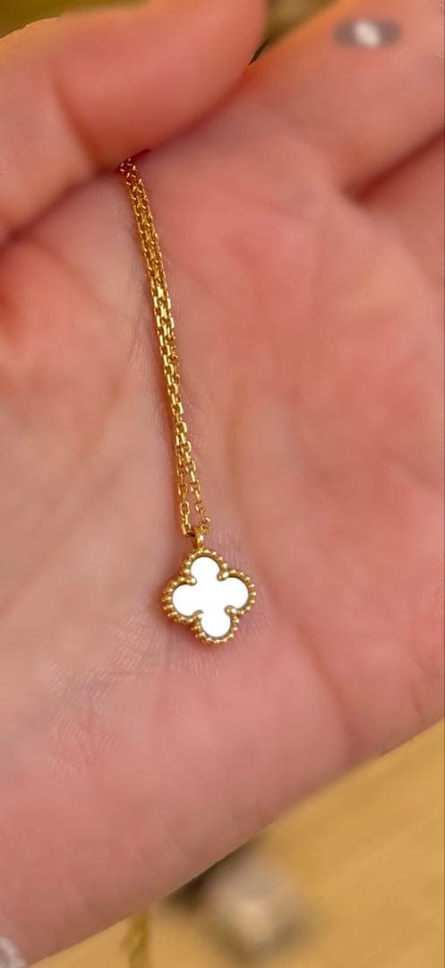 Van Cleef & Arpels スウィートアルハンブラペンダント