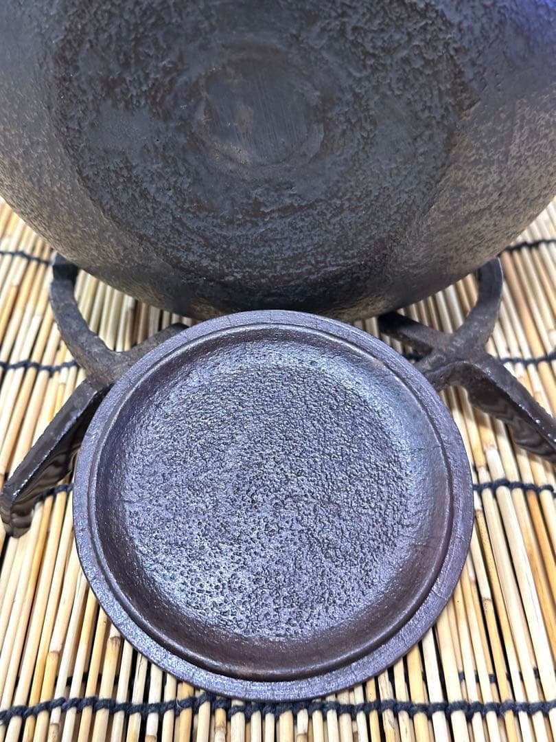 未使用、供箱付　南部秀山 佐藤 勝弘作　１５型アラレ　鉄瓶　南部鉄瓶　南部鉄器