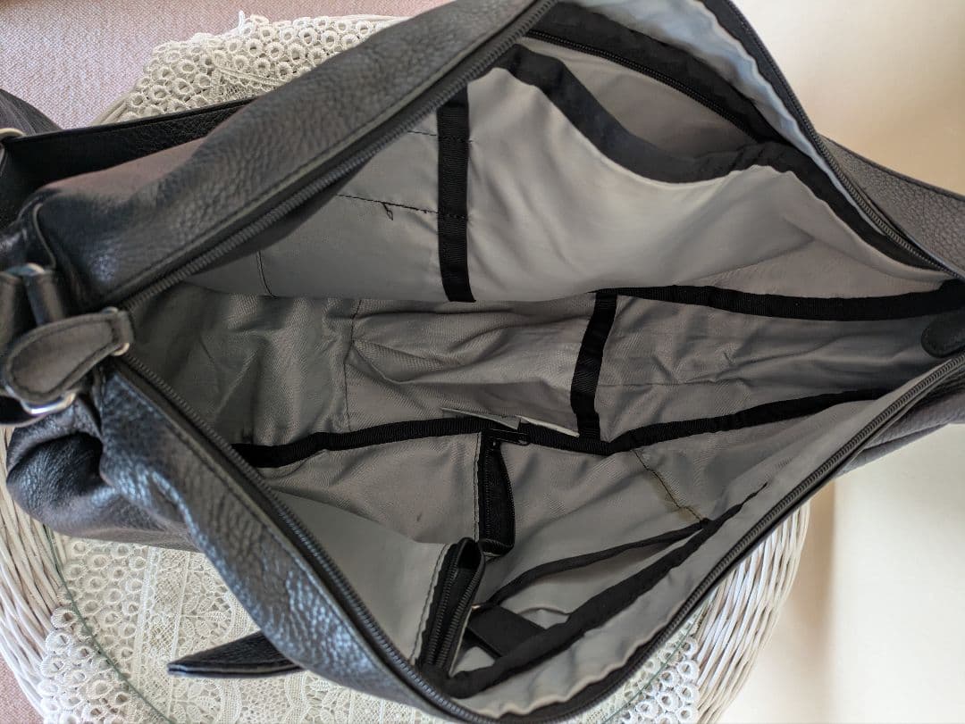 希少レザー！ The Healthy Back Bag M　黒　男女