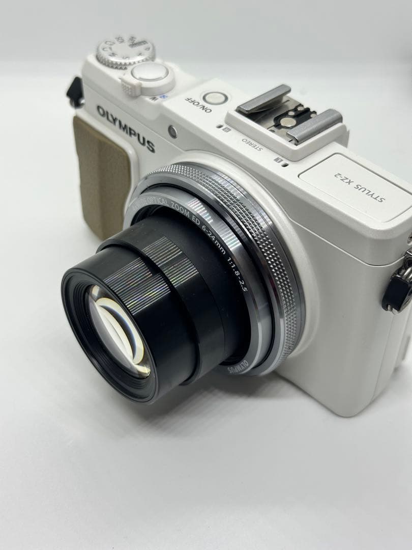 OLYMPUS STYLUS XZ-2ホワイト デジカメ