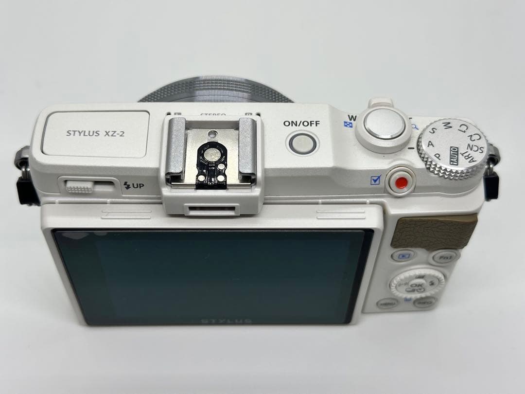 OLYMPUS STYLUS XZ-2ホワイト デジカメ