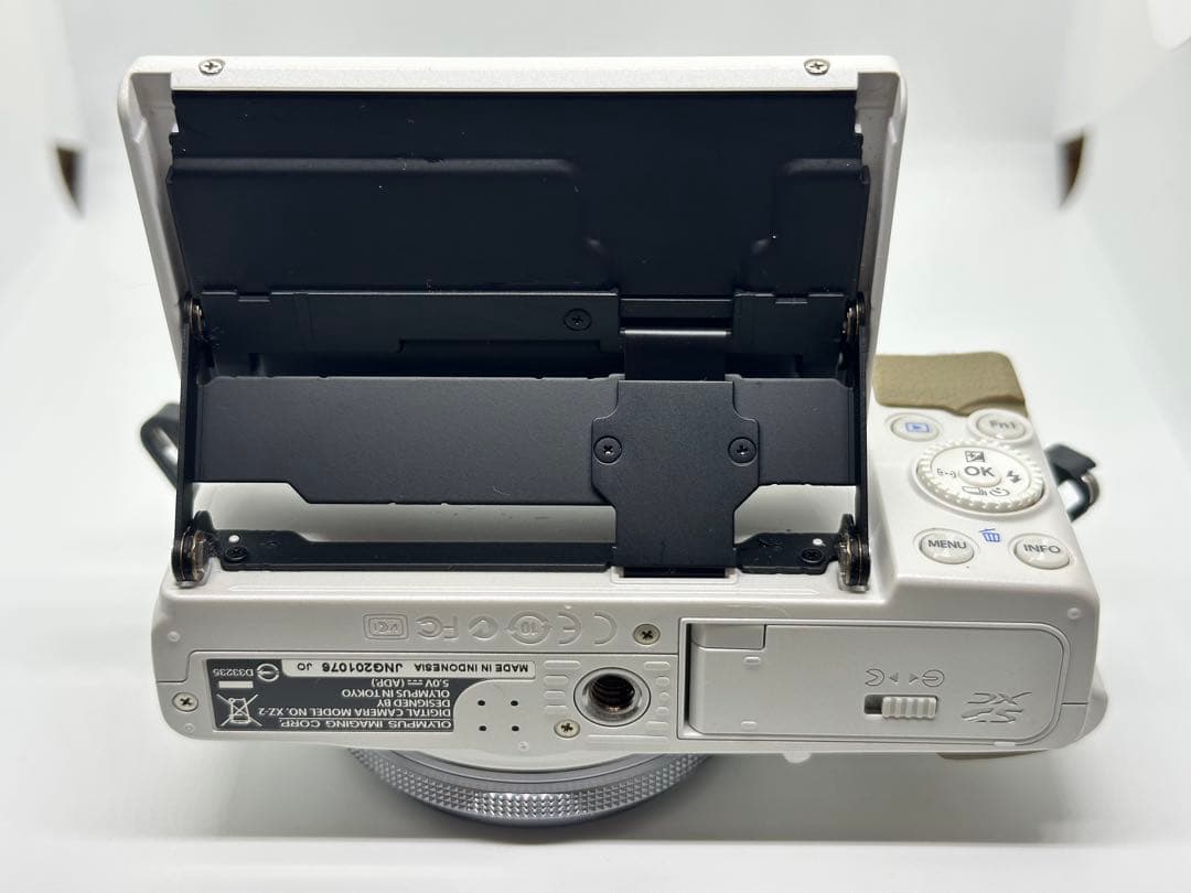 OLYMPUS STYLUS XZ-2ホワイト デジカメ