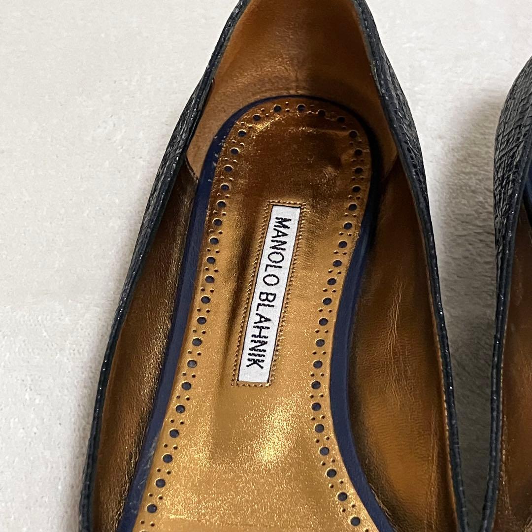 ★美品★マノロブラニク　パンプス　ハンギシ　ビジュー　ネイビー　38 フラット