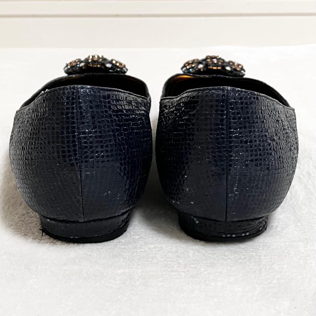 ★美品★マノロブラニク　パンプス　ハンギシ　ビジュー　ネイビー　38 フラット