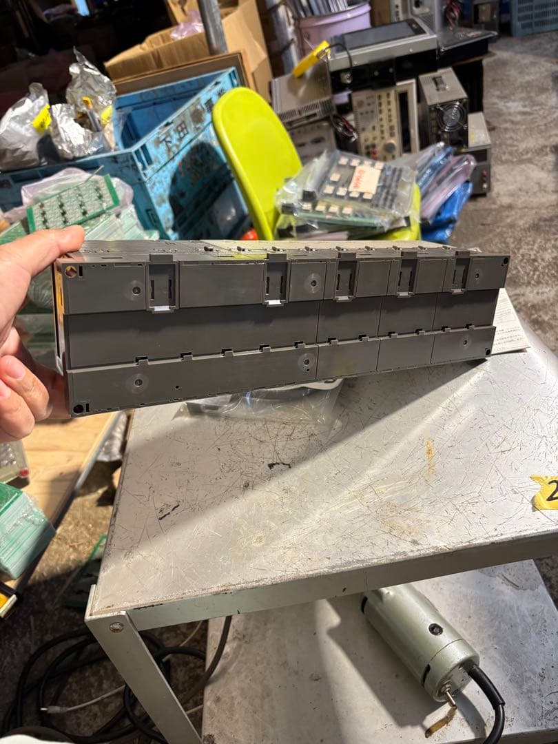 富士電機プログラマブルコントローラ NV1E-084。新品同様未使用。動作未確認