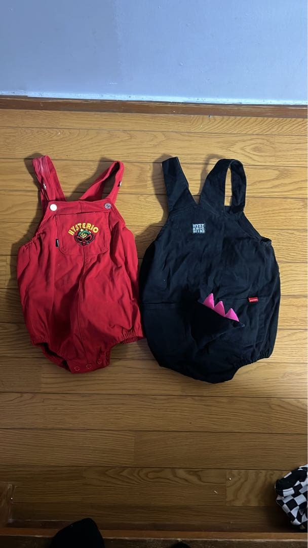 ヒスミニ　赤黒ロンパースセット