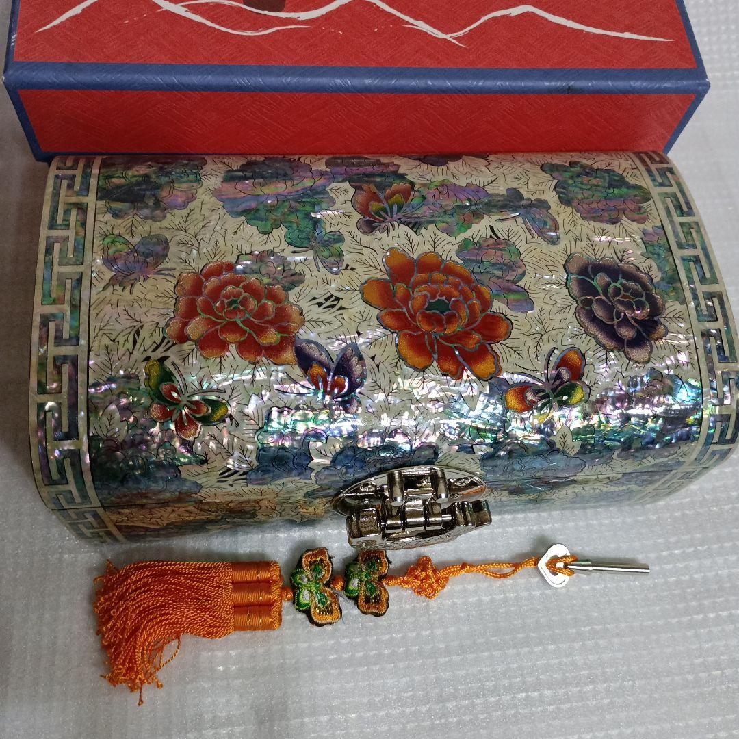 韓国螺鈿細工　ジュエリーボックス　宝石箱　カギ付き　伝統工芸品