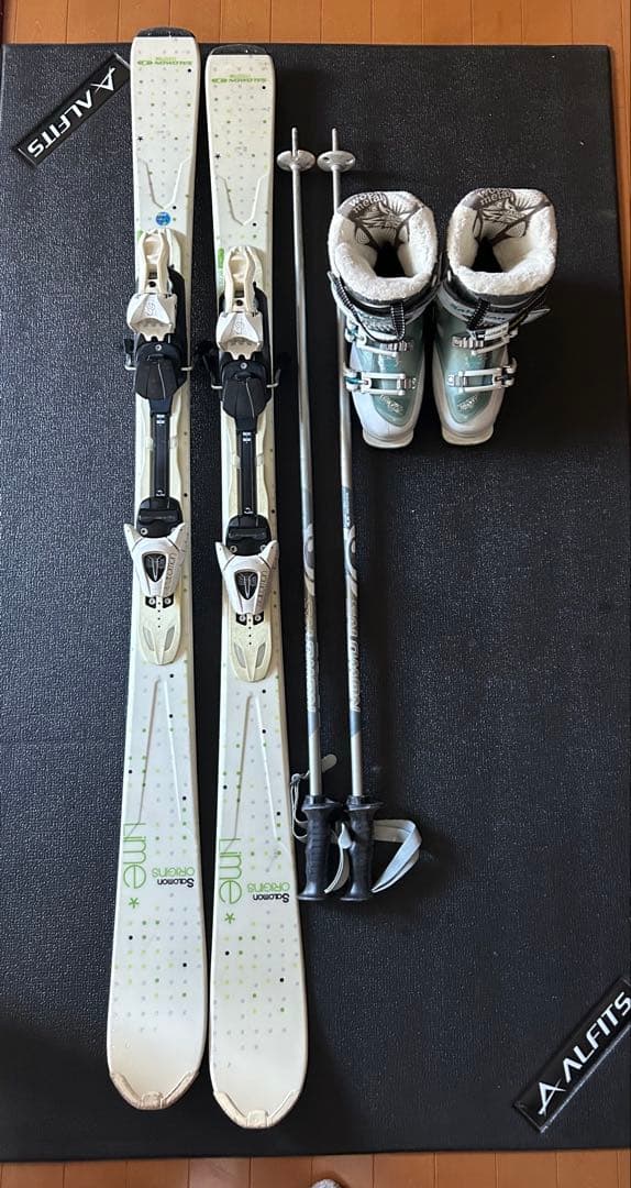 Salomon サラモン　スキー３点セット　板、靴、ストック