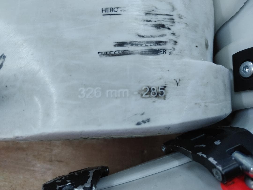 スキー 28-28.5 ROSSIGNOL HERO WORLDCUP 140