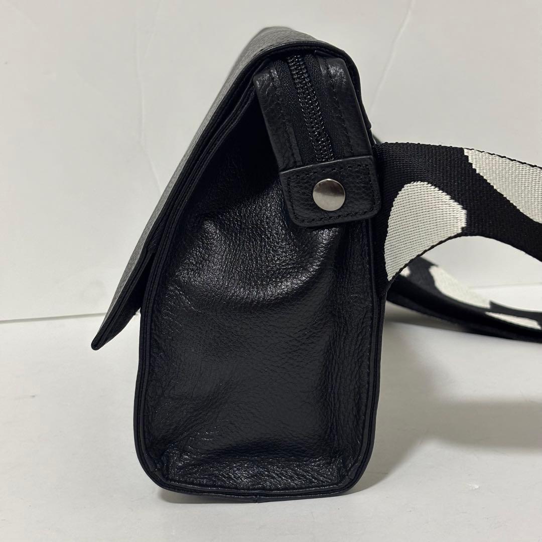 極美品 イアパピヨネ　ワイドテープショルダーバッグ　ボディバッグ　ダルメシアン