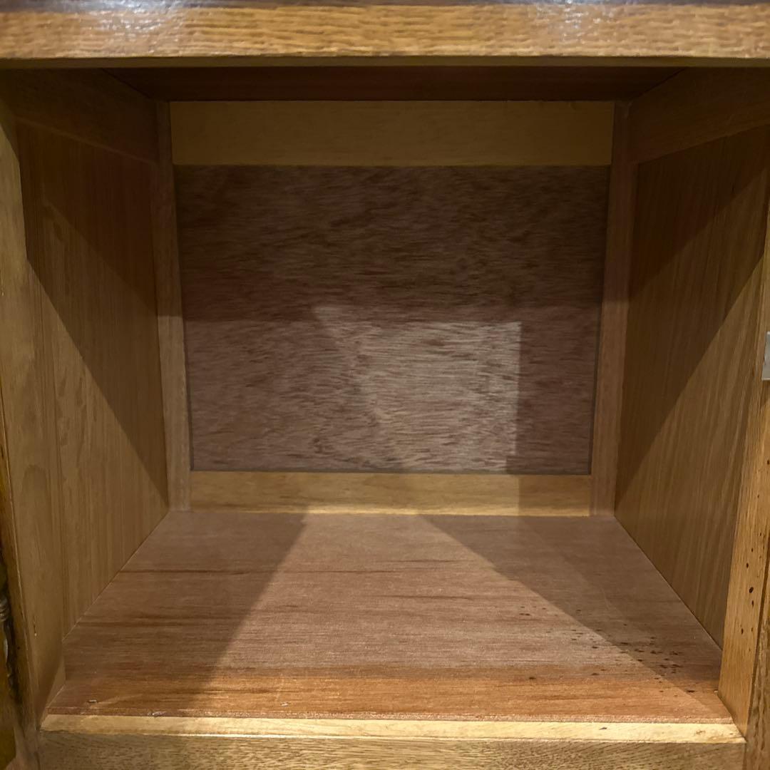 ヴィンテージ　木製サイドテーブル　ベッドサイドテーブル　猫脚