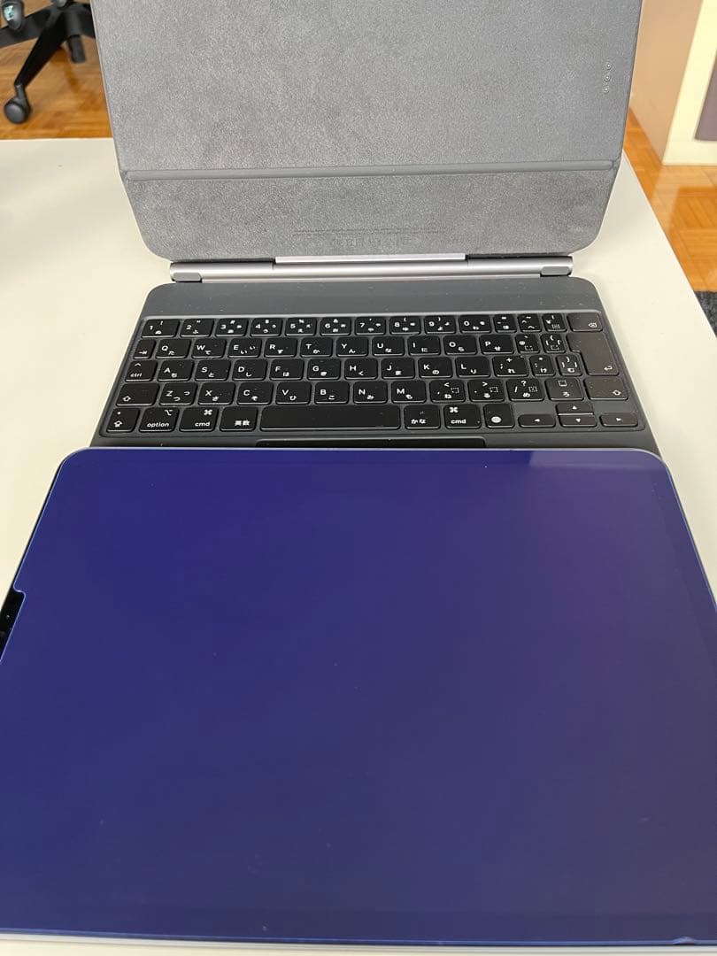 iPad Pro 第3世代　本体とマジックキーボード