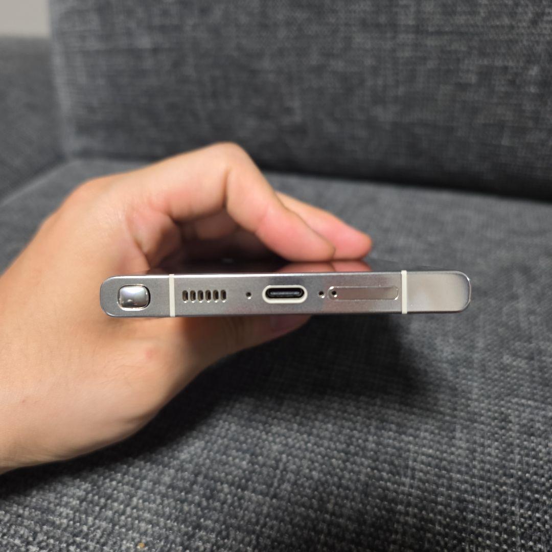 Galaxy S23 Ultra クリーム docomo版