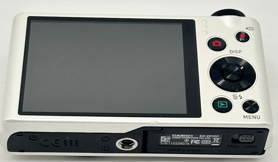 訳アリ品　CASIO コンパクトデジタルカメラ　EX-ZR100 ホワイト