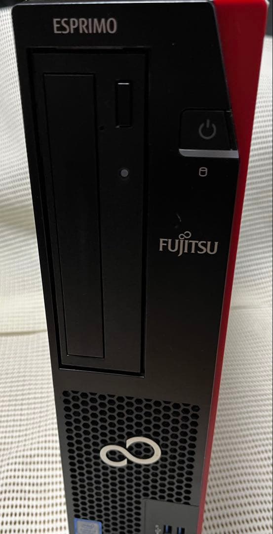 Windowsデスクトップ ESPRIMO D588/V FMVD38037P i3-8100