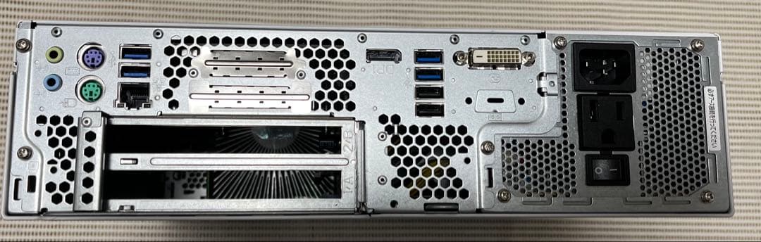 Windowsデスクトップ ESPRIMO D588/V FMVD38037P i3-8100