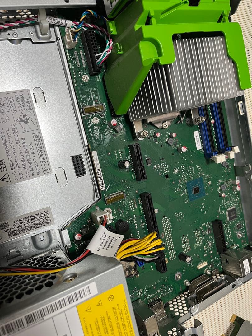 Windowsデスクトップ ESPRIMO D588/V FMVD38037P i3-8100