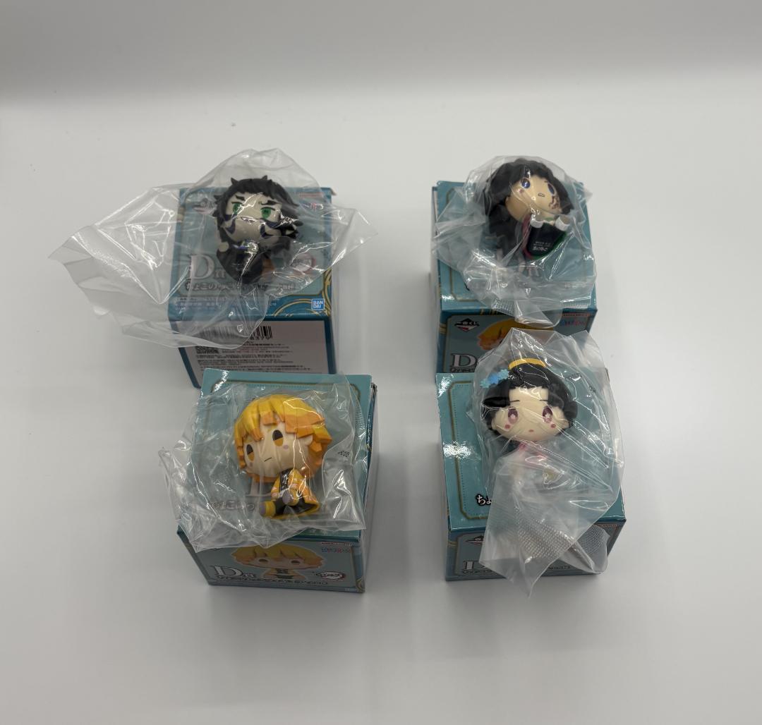 一番くじ 鬼滅の刃 ～雷の兄弟～　A賞 善逸　B賞獪岳　（おまけ D・E・F賞）