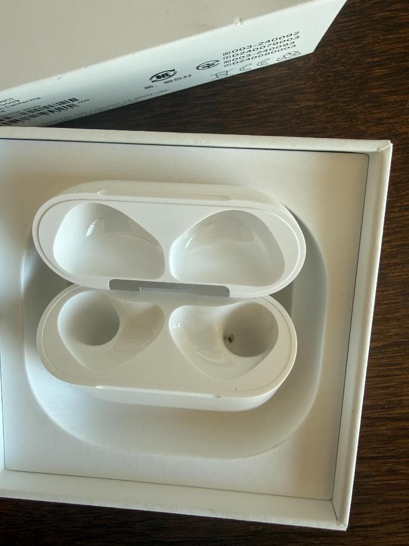 超美品 Apple AirPods 4 アクティブノイズキャンセリング搭載