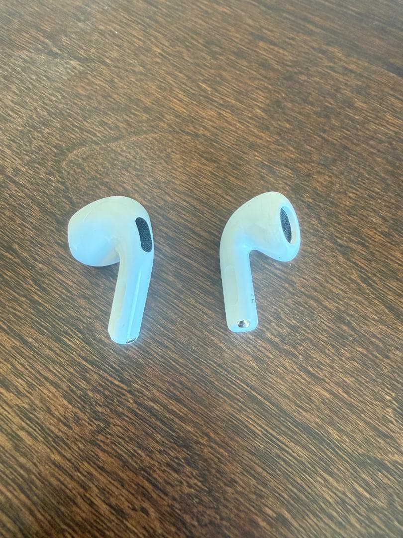 超美品 Apple AirPods 4 アクティブノイズキャンセリング搭載