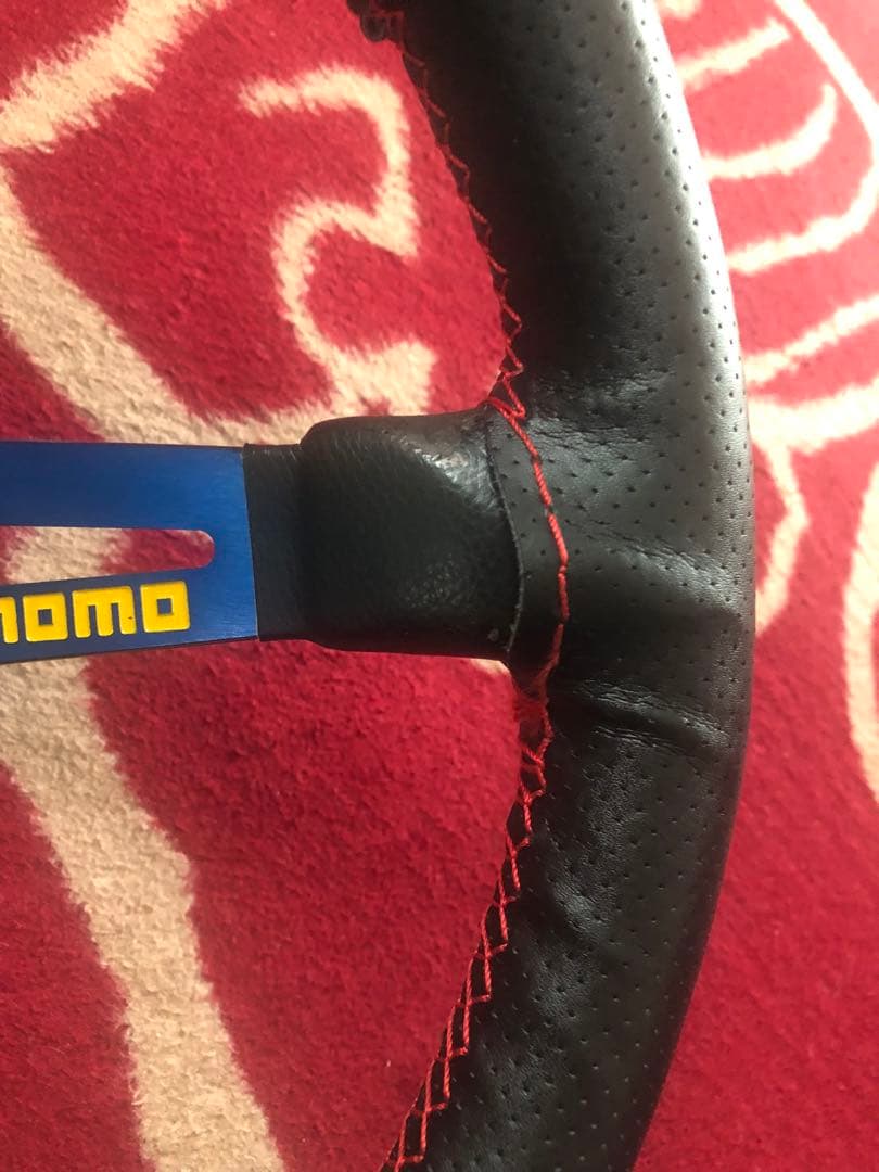 送料込み momo MOD.08 ステアリング 35㎝