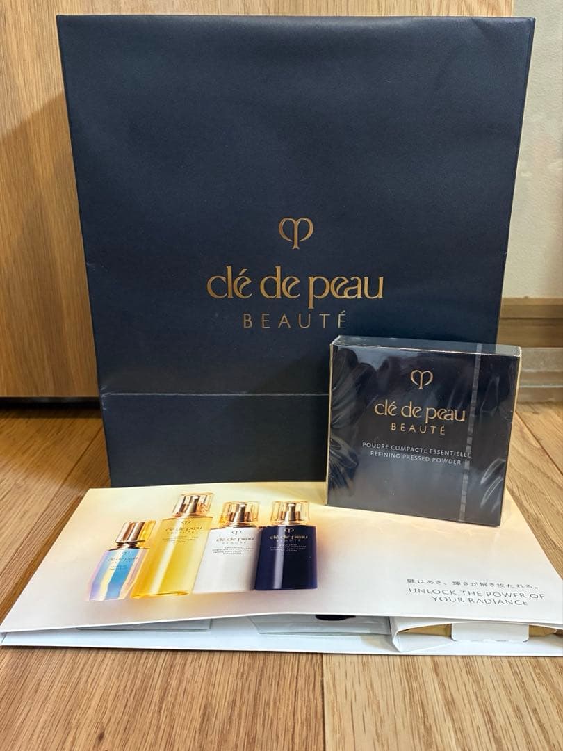 資生堂 クレドポーボーテ プードルコンパクトエサンシエル 5g 本体　おまけ付き