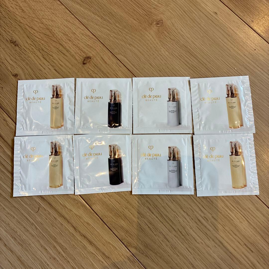 資生堂 クレドポーボーテ プードルコンパクトエサンシエル 5g 本体　おまけ付き