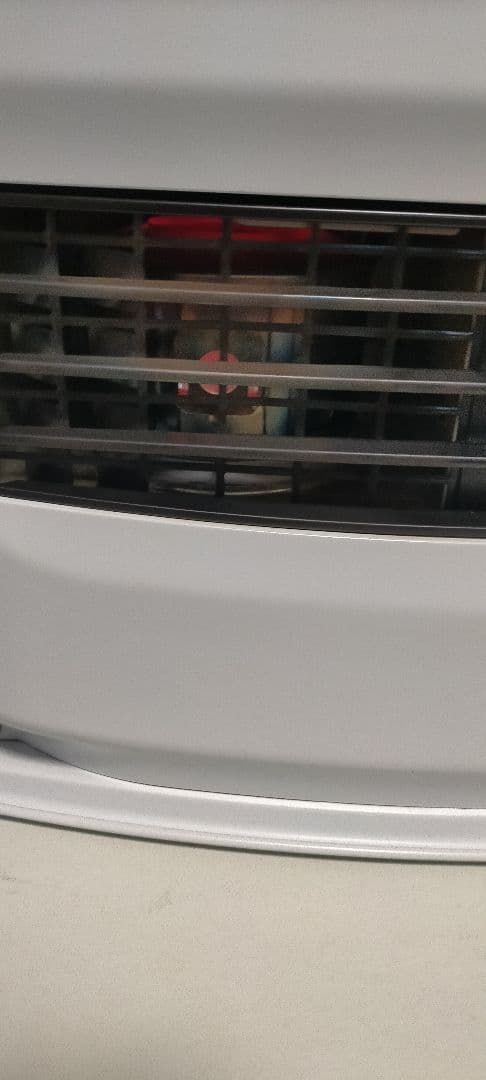 すぐ発送　石油ファンヒーター　トヨトミLC-S330-W　におわない　人感センサ