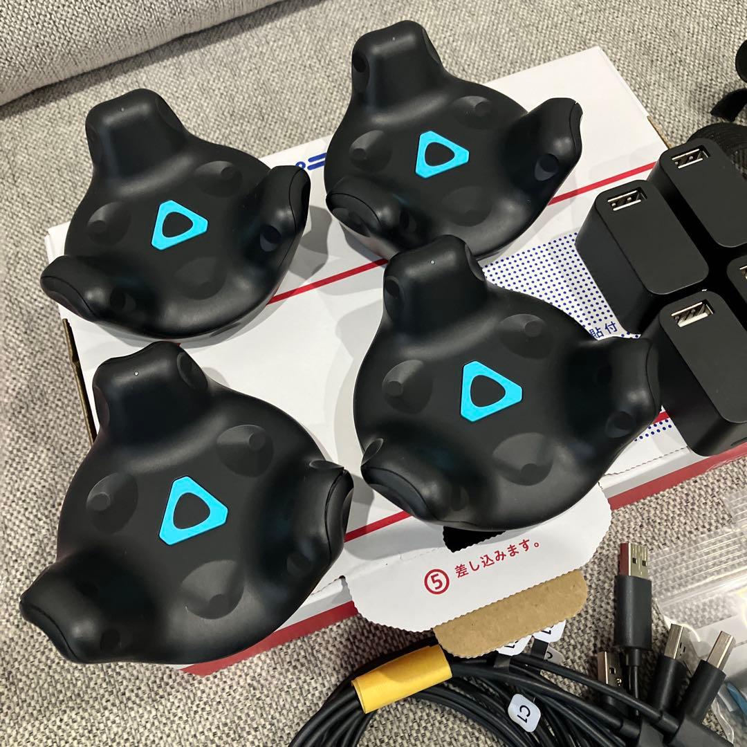 HTC VIVE Tracker 2018 4個 ストラップ付き