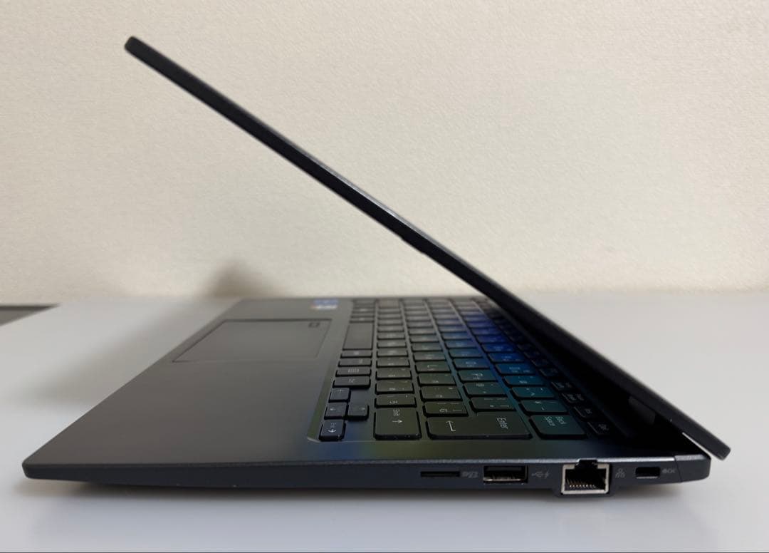 累積1768 東芝 G83/HU 16GB 256GB Office 顔/指紋認