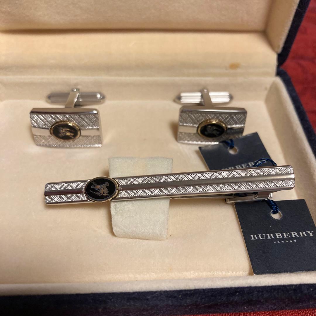 BURBERRY ネクタイピン・カフスセット　シルバー