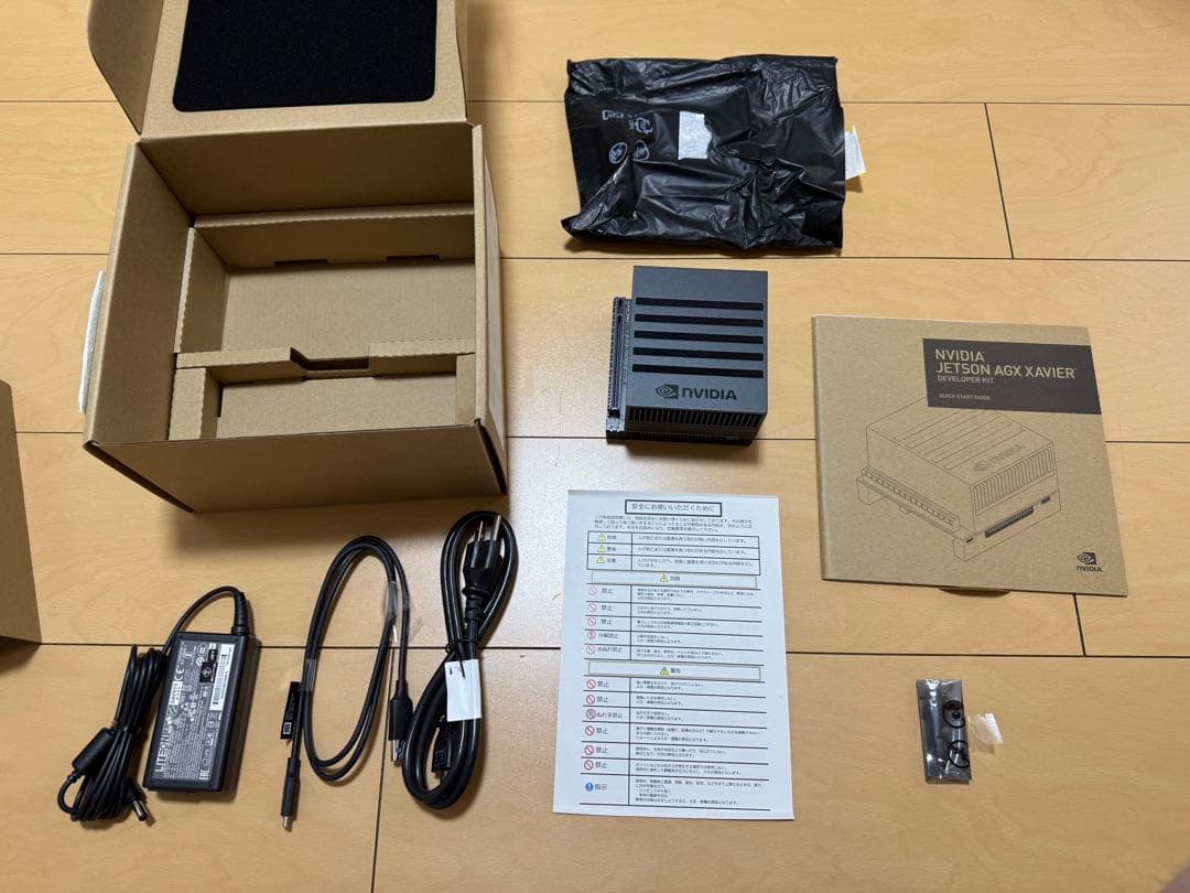 NVIDIA Jetson AGX Xavier 開発者キット (32GB)