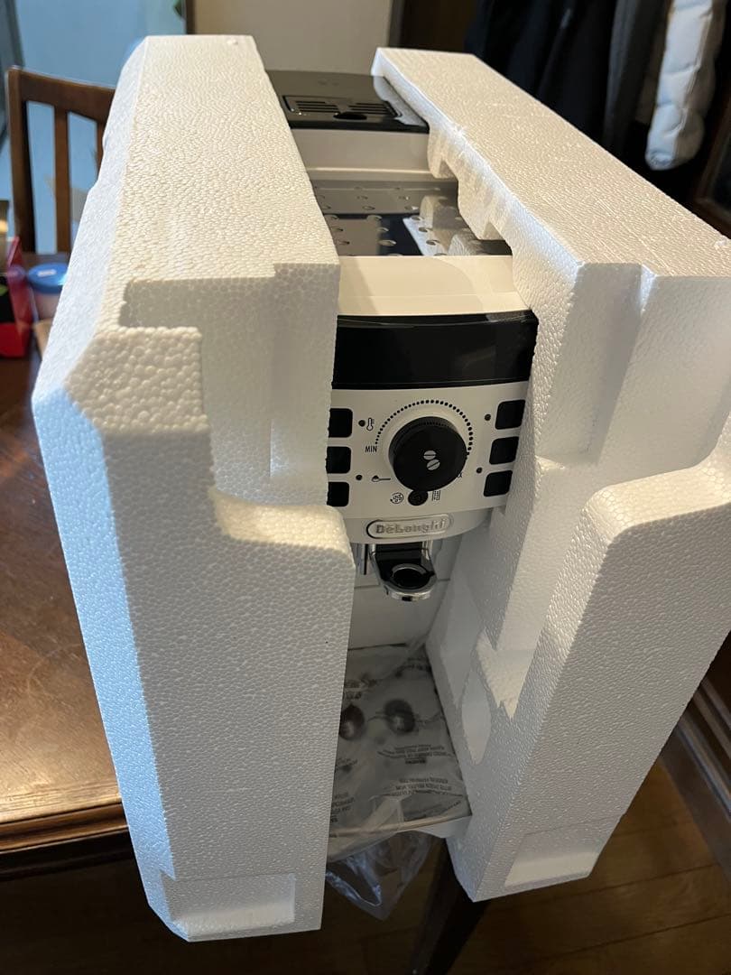 美品箱有　De'Longhi マグニフィカS ECAM22112w