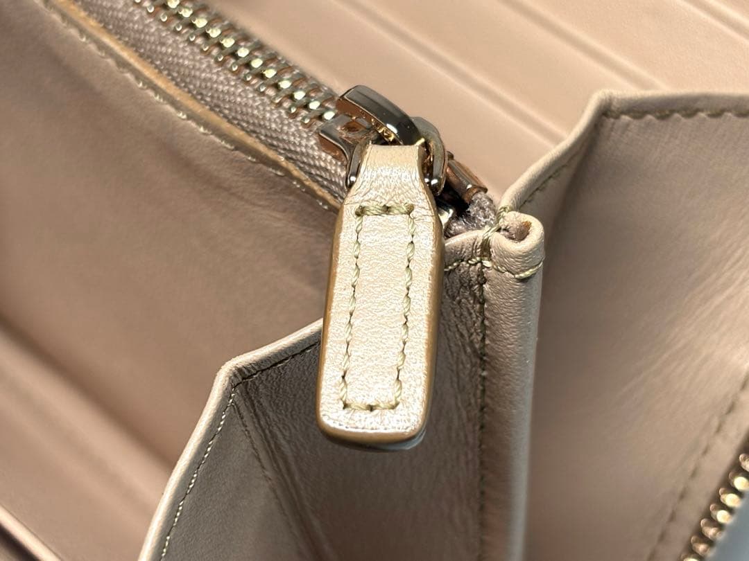 【美品】MCMエムシーエム　ラウンドファスナー　長財布　ピンクゴールド