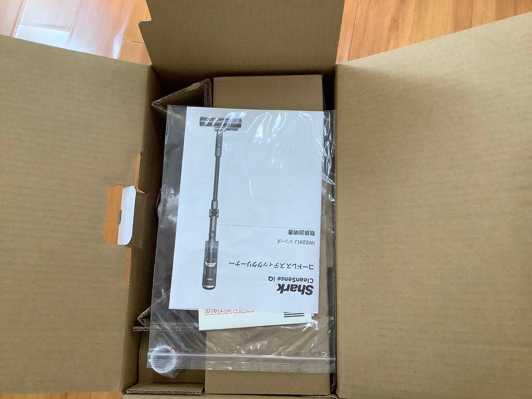 [z437]Sharkスティッククリーナー IW2241JWH
