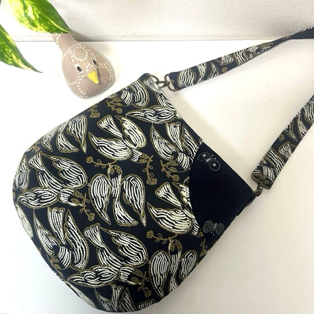 ミナペルホネン　ハンドメイドバッグ　まーるいショルダーバッグ