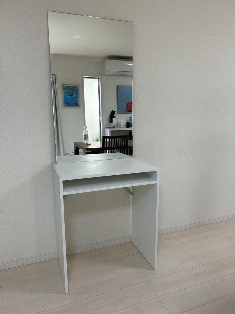 ホワイトドレッサー 大きな鏡付き