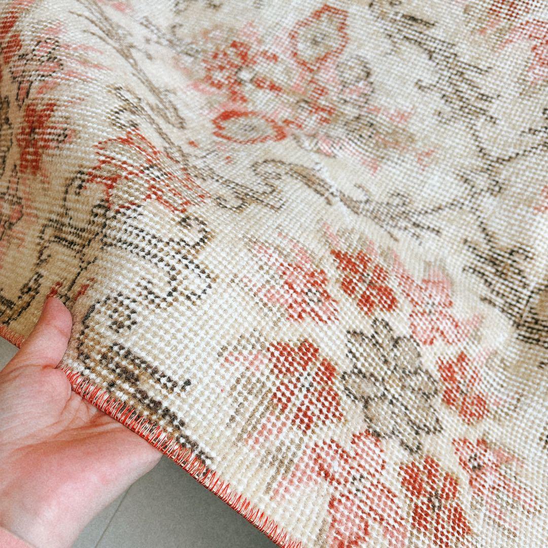 トルコ　ヴィンテージラグ　ピンク　クラシカルフラワー