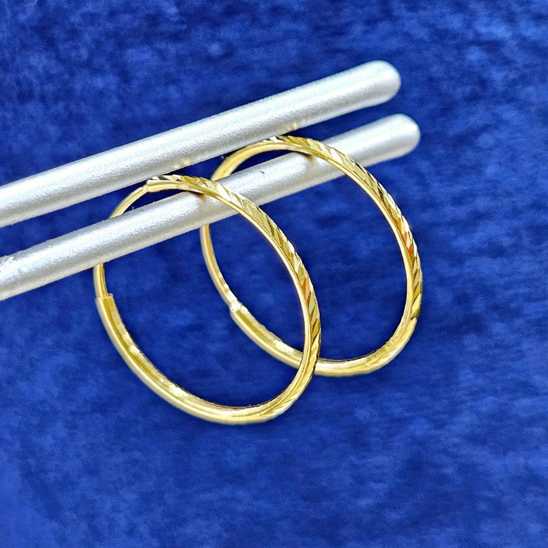 みんな大好き！王道の 18金 K18 YG デザインカット フープ ピアス