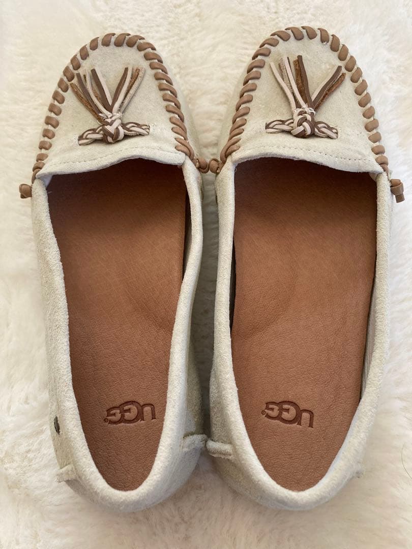 UGG モカシン オフホワイト