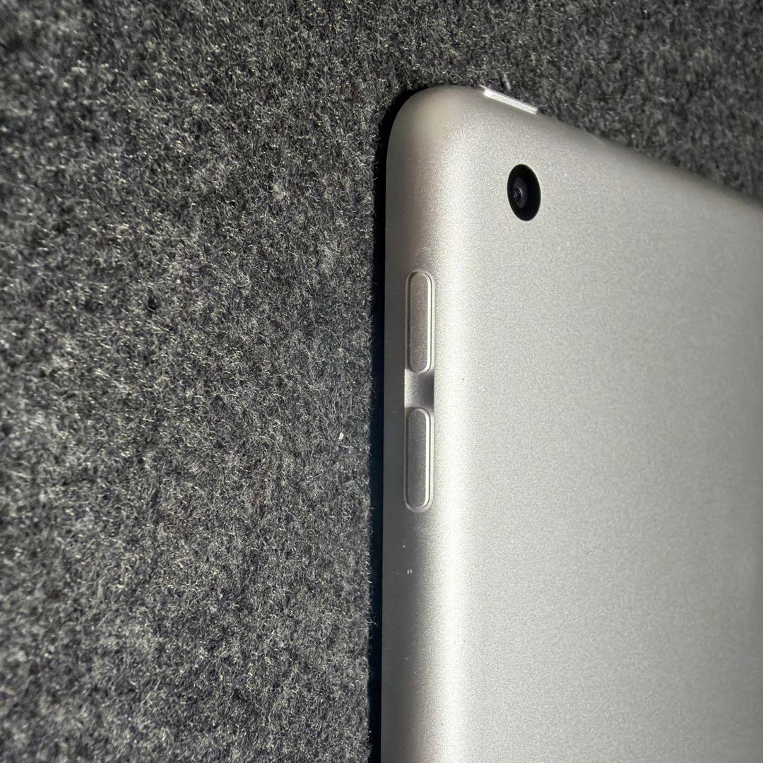 iPad9世代無印256GBシルバー WiFiモデル simフリー