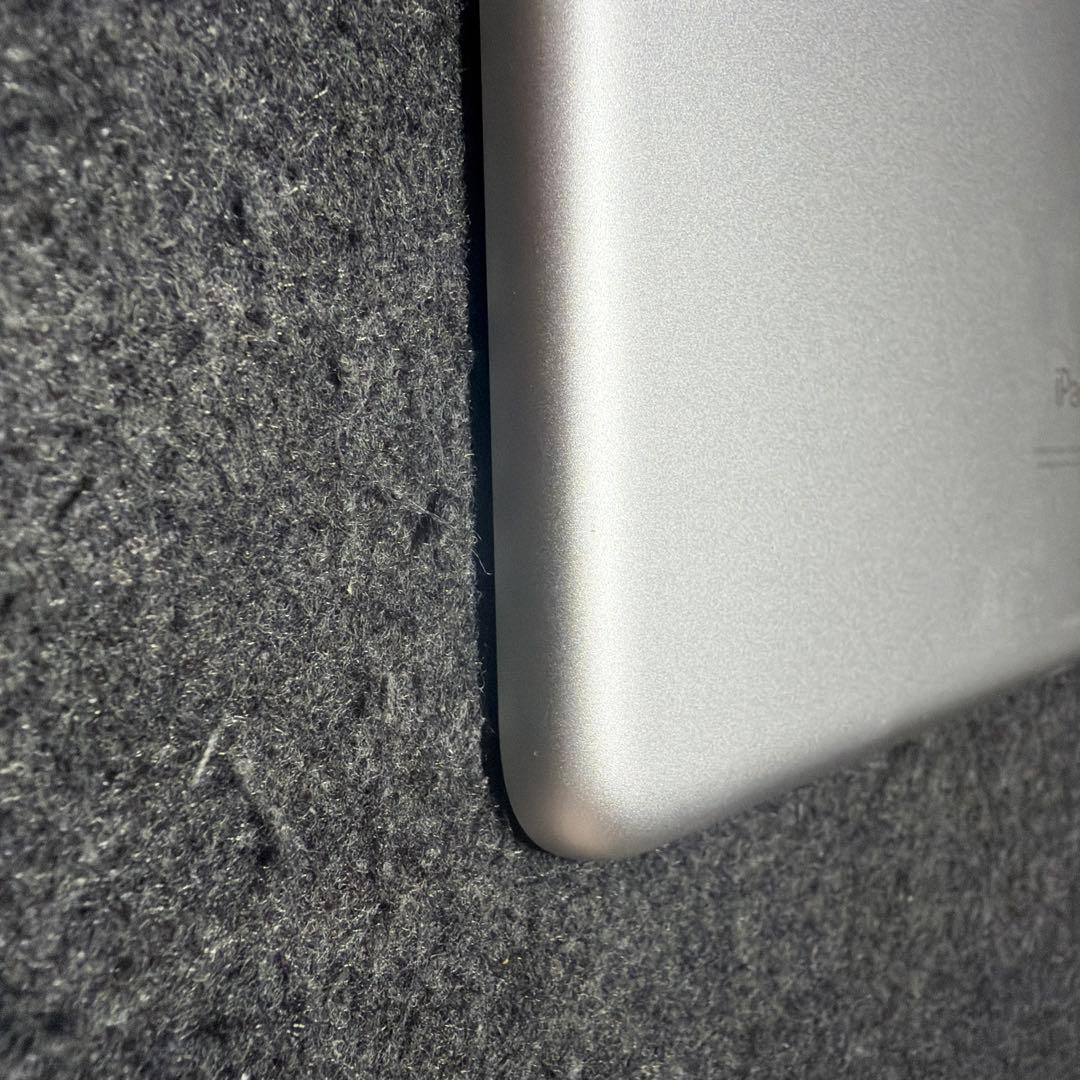 iPad9世代無印256GBシルバー WiFiモデル simフリー