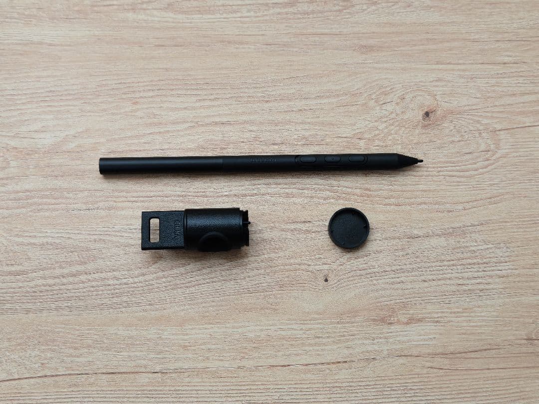 Wacom Cintiq16 2025 (DTK168)＋ストレートグリップ＋芯