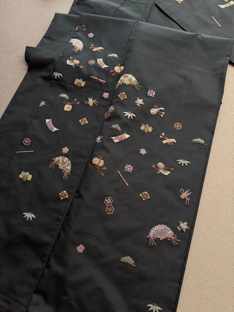 付下げ　相良刺繍　宝尽くし