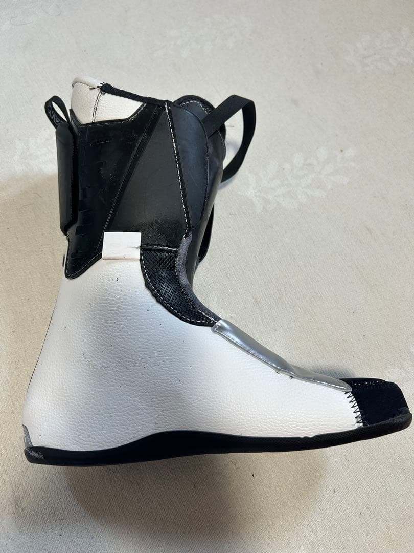 LANGE RS 130 スキーブーツ 男性用