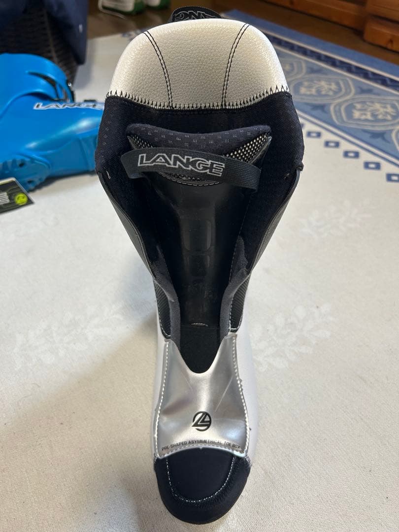 LANGE RS 130 スキーブーツ 男性用