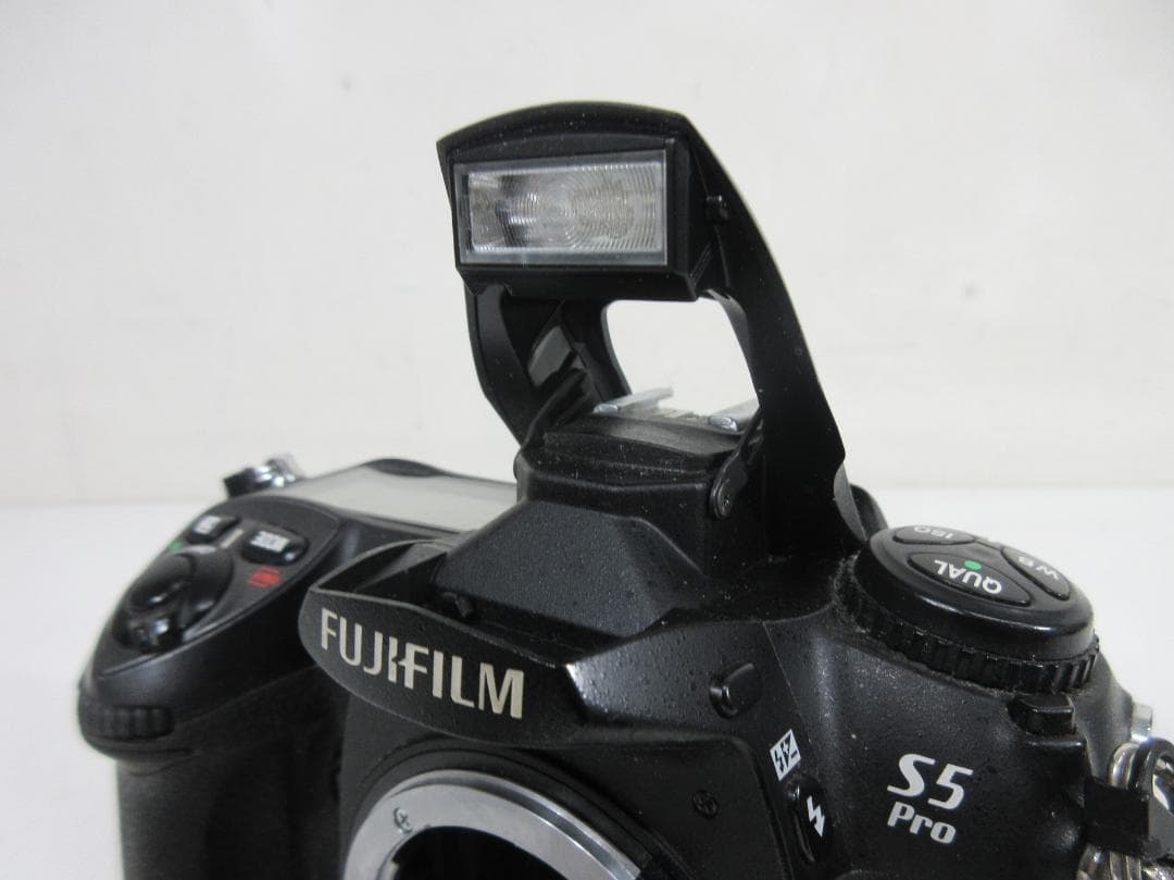 0112Z【ジャンク】FUJIFILM FinePix S5 Pro ボディ