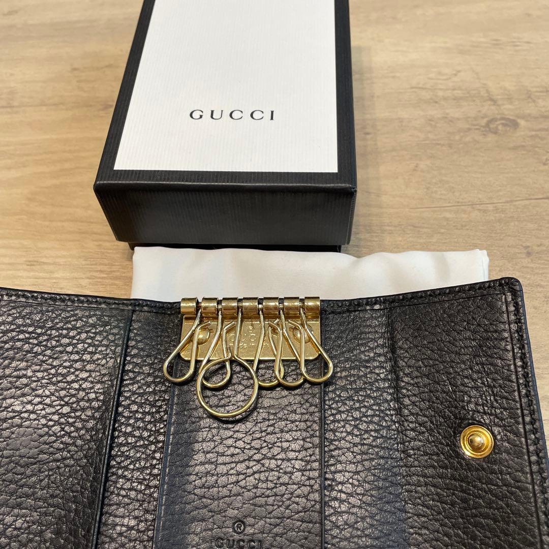 GUCCI ブラックレザー キーケース