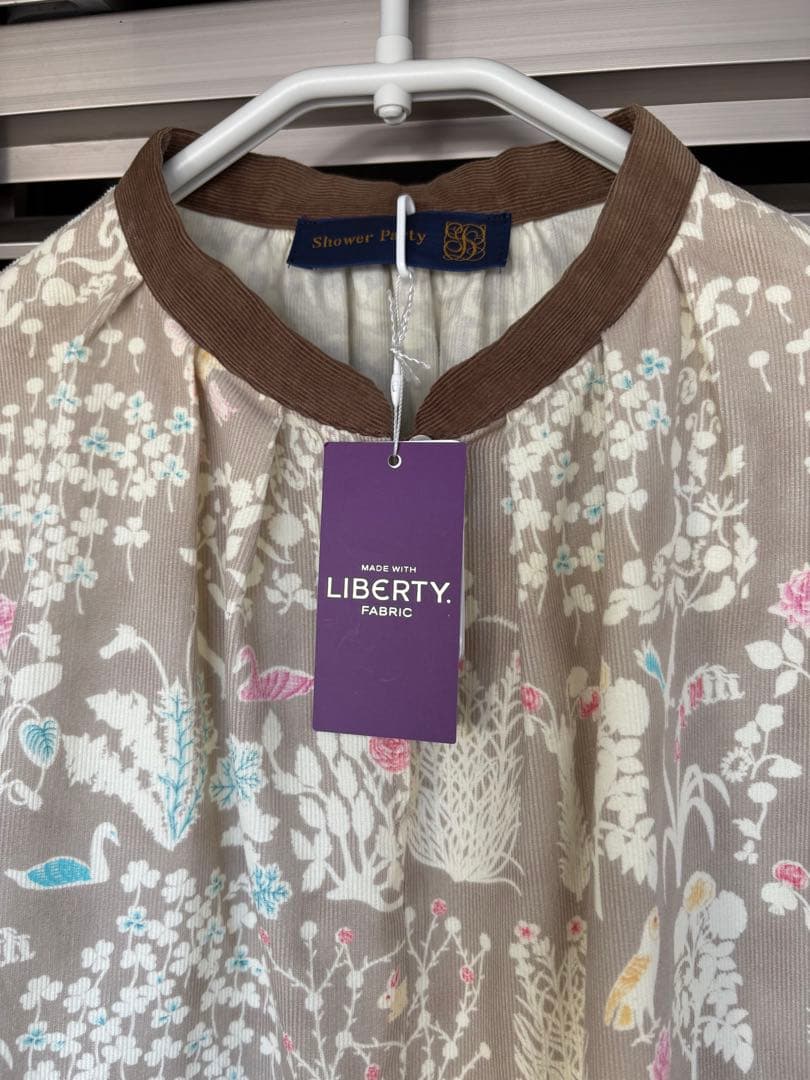 ブラウス リバティ ヨシエ シャワーパーティー ニーム ホビーラ アフタヌーン