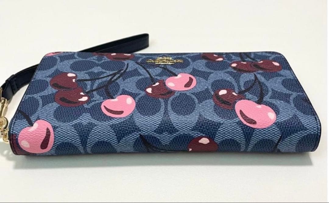 COACH チェリー柄 長財布 CZ328